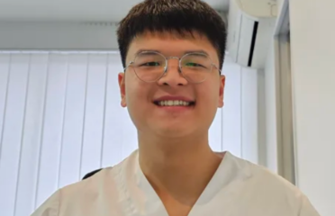 Dr Olivier Zhou